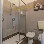 Guesthost - 'la Casa Gialla' Apartment! Φεράρα