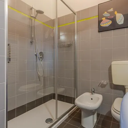 'la Casa Gialla' Apartment! פררה