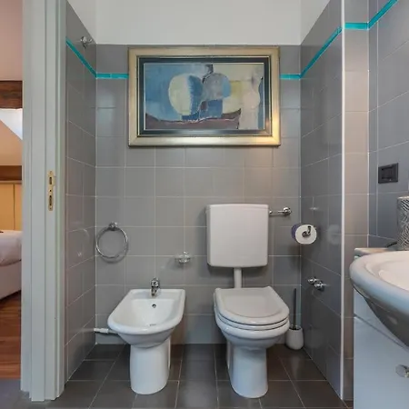 'la Casa Gialla' Apartment! * פררה