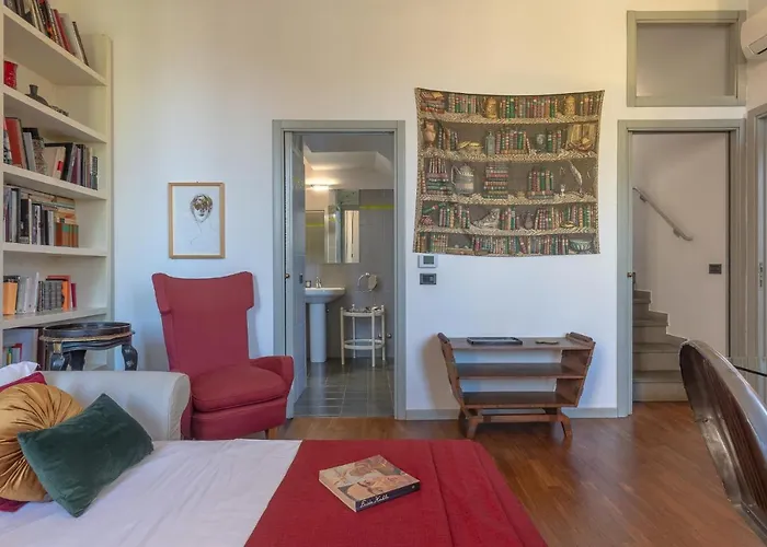 Guesthost - 'la Casa Gialla' Apartment! * 페라라