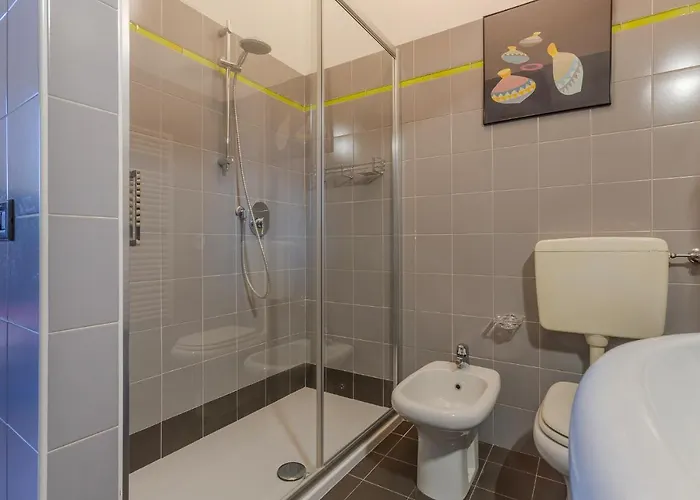 Guesthost - 'la Casa Gialla' Apartment! 페라라