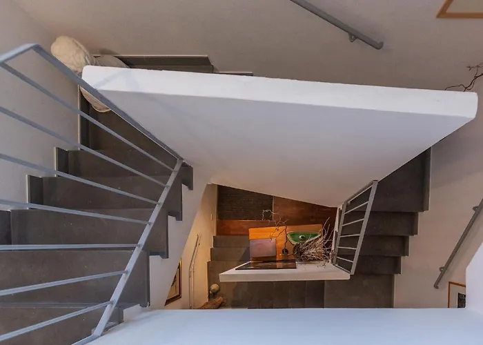 Guesthost - 'la Casa Gialla' Apartment! 아파트