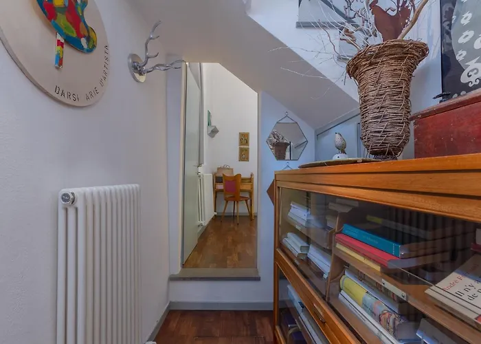 Guesthost - 'la Casa Gialla' Apartment! *