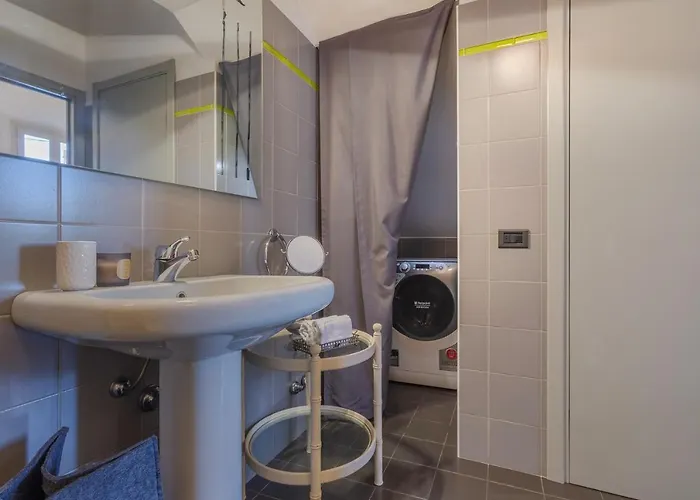 Guesthost - 'la Casa Gialla' Apartment! Appartement Ferrara