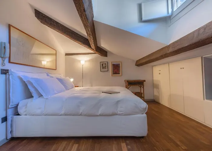 Guesthost - 'la Casa Gialla' Apartment! Appartement Ferrara